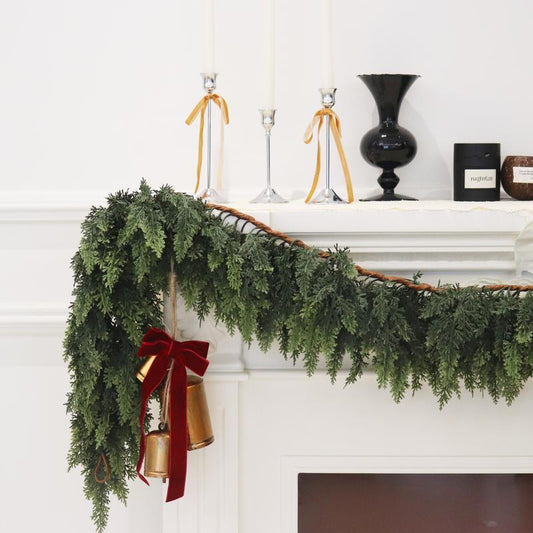 Senjie Christmas Low-Maintenance Cedar Garland with Vertical Flow Perfect for Any Mantel or Doorway Holiday Charm Real Touch Winter Green Pine（6Ft,9Ft)